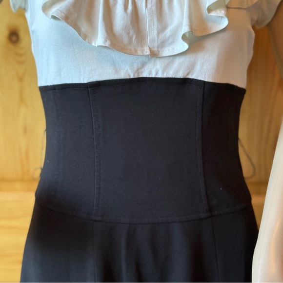 Vintage Y2K Cache Black White Colorblock Dress Size 8 Ruffle Collar Bodycon - Picture 5 of 13